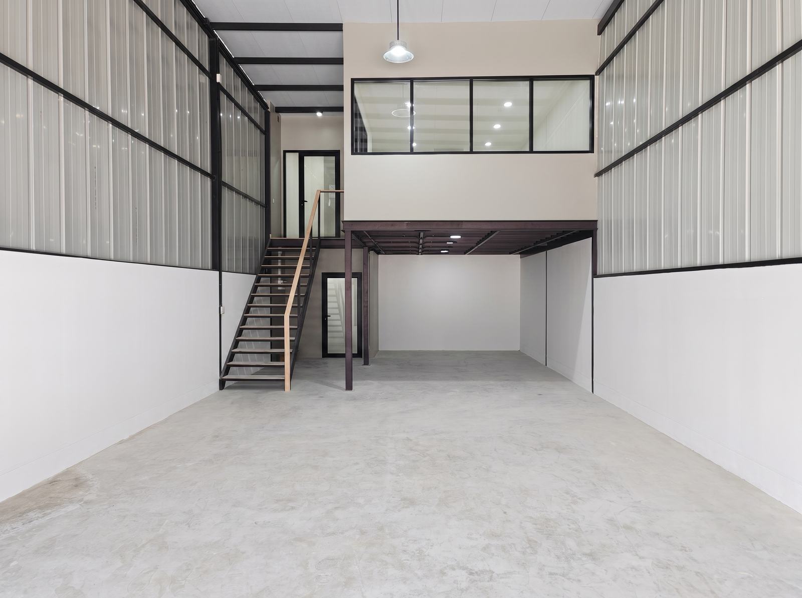 ภาพโกดังภายใน BizSpace